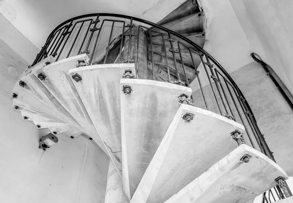 Escada de concreto espiral . — Fotografia de Stock