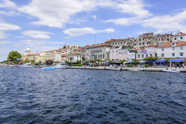 Dijk van de stad van Sibenik Kroatië — Stockfoto