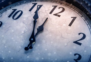 Beş dakika önce on iki ile Retro saat.