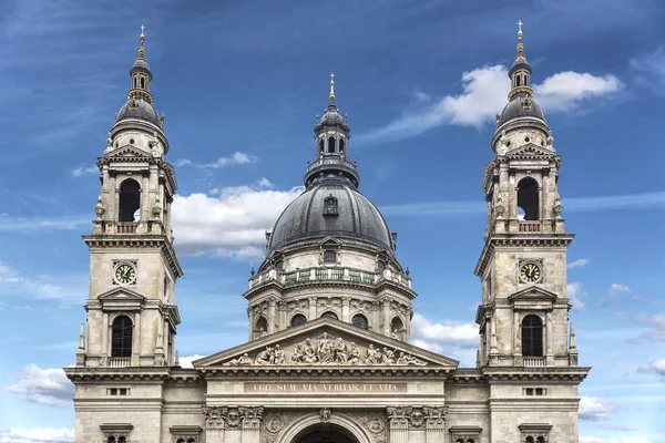 St. Stephens Basilica in Budapest. — Stock Photo, Image