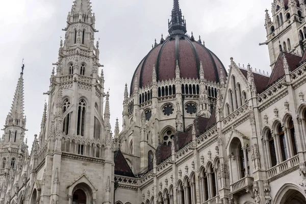 Hungarian Parliament in Budapest, Hungary. — Stock Photo, Image