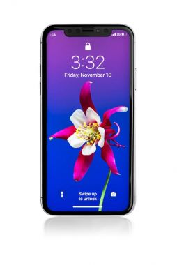 Beyaz bir arka planda vurdu stüdyo yeni iphone X 10.