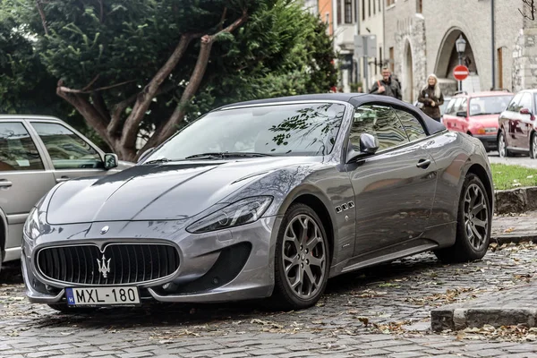 Maserati Granturismo Aparcado en las calles de Budapest. — Foto de Stock