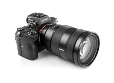 Sony Alpha a7r III aynasızlar dijital kamera.