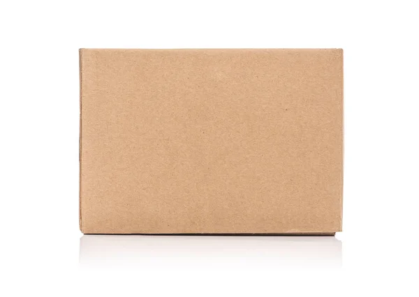 Lepenkové krabici izolovaných na bílém pozadí. — Stock fotografie