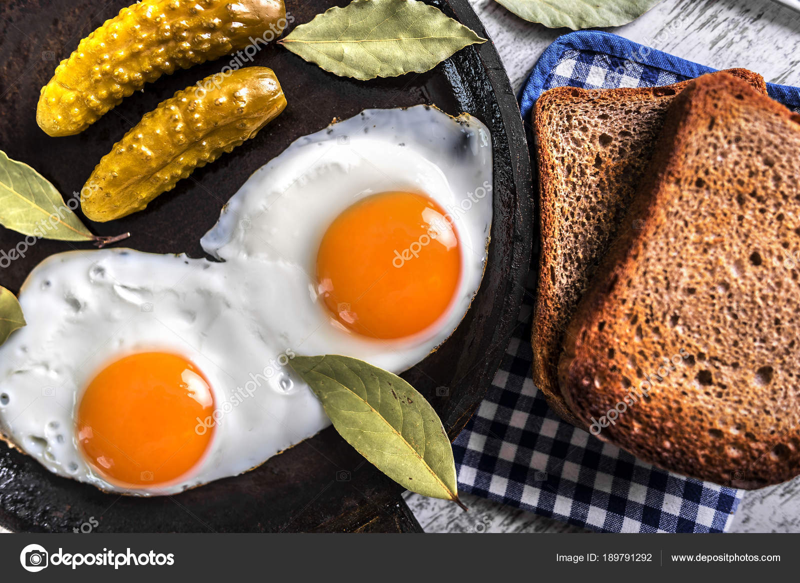 Tavada Kolay Yumurtalı Tost Tavada Kolay Yumurtalı Tost