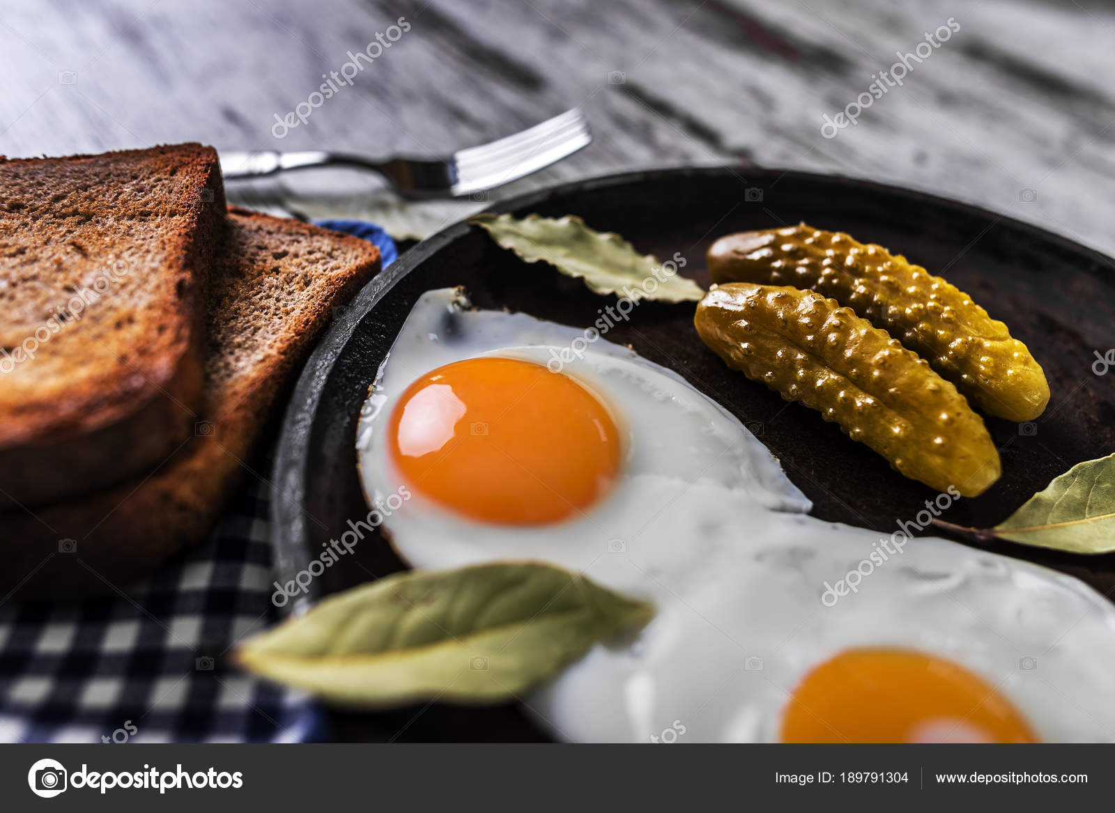 Tavada Kolay Yumurtalı Tost Tavada Kolay Yumurtalı Tost