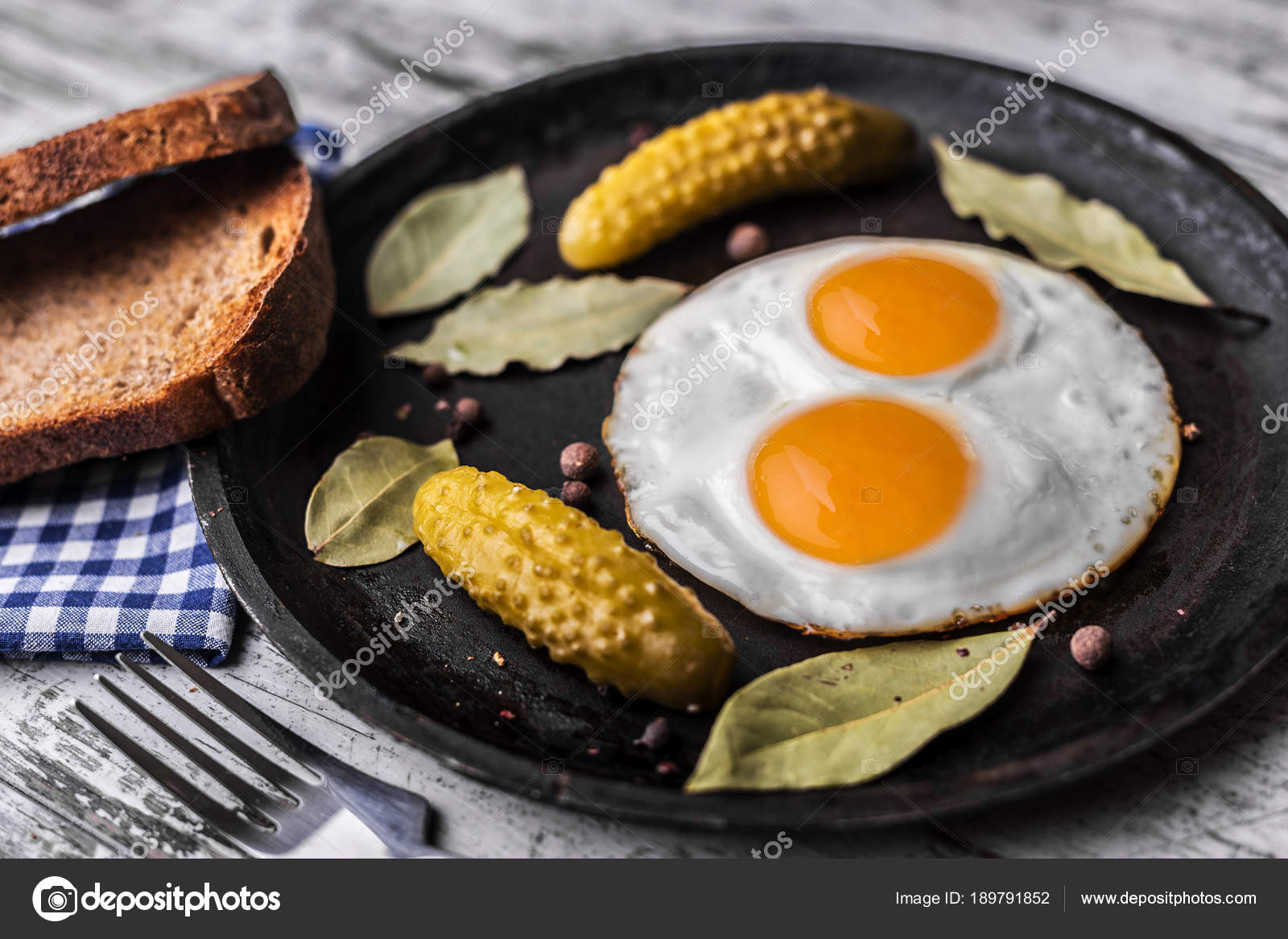 Tavada Kolay Yumurtalı Tost Tavada Kolay Yumurtalı Tost