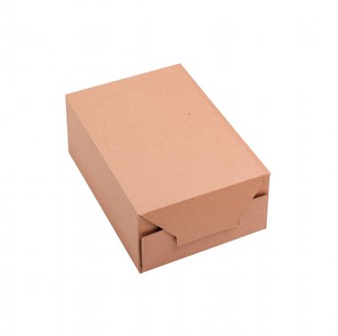 Beyaz bir arka plan üzerinde izole karton posta kutusu.