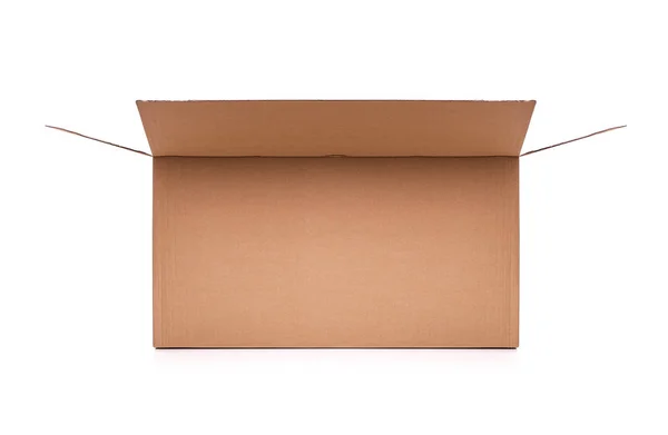Картонный почтовый ящик изолирован на белом фоне . — стоковое фото
