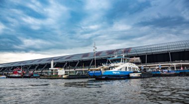 Amsterdam Limanı.