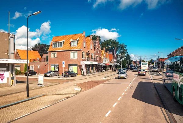 Straten van Volendam, toeristische parel van Nederland. — Stockfoto