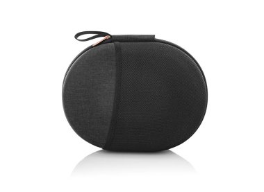 Beyaz arka plan üzerinde izole küçük el çantası.