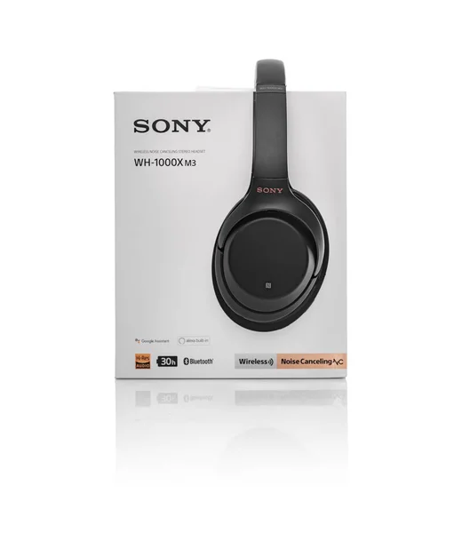 Sony W- 1000xm3 Gürültü Kablosuz Kulaklıkları beyaz arkaplanda İptal Ediyor. — Stok fotoğraf