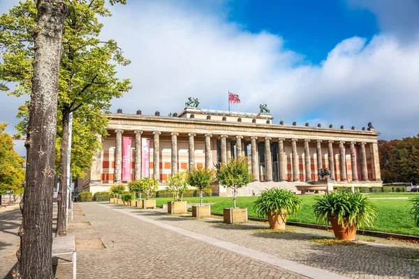 बर्लिन, जर्मनी मध्ये जुन्या संग्रहालय अल्टेस संग्रहालय इमारत . — स्टॉक फोटो, इमेज