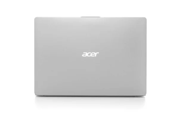 Laptop Acer auf weißem Hintergrund. — Stockfoto