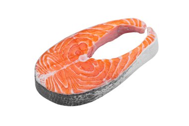 Beyaz arka planda soyutlanmış somon bifteği..