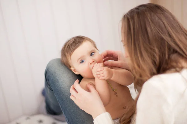 Mom and daughter — Stock Photo, Image