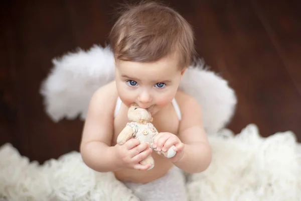Baby girl with wings — Stock Photo, Image
