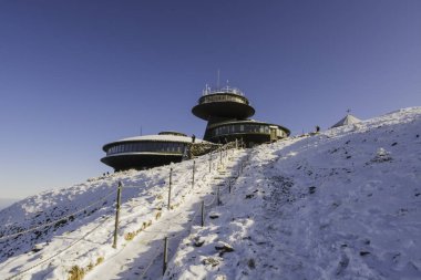 Çek Cumhuriyeti, Dev Dağları 'nın en yüksek dağı olan Snezka, Çek Cumhuriyeti ve Polonya Krkonose Ulusal Parkı.