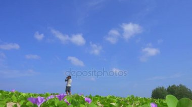 Phuket Uluslararası Havaalanı Uçak inerken.