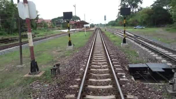 4K, Hermosa vista de la naturaleza vista forma pase de tren . — Vídeo de stock