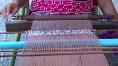 Kadın Karen Tribal dokuma.