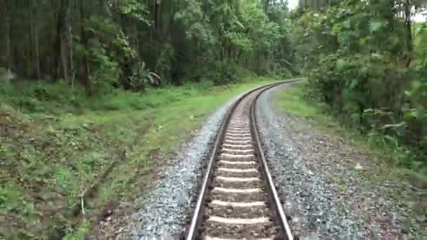 Visão traseira visto formulário passe de trem . — Vídeo de Stock