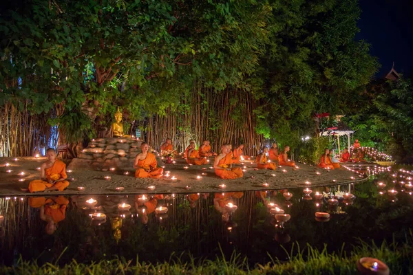 Asanha Puja dag. — Stockfoto