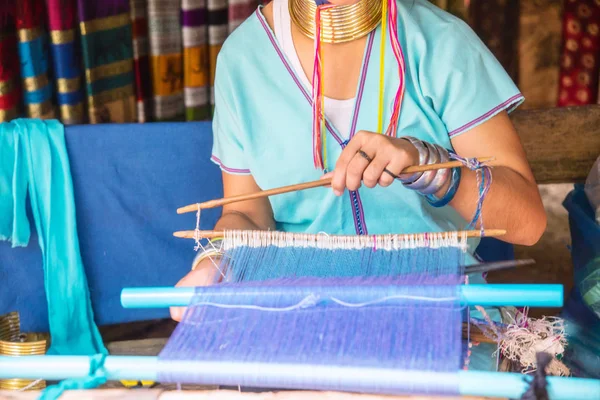 Long Neck Karen Tribal Weaving. — Stock Photo, Image