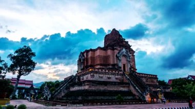 Zaman atlamalı Chedi Luang Tapınağı Pagoda.
