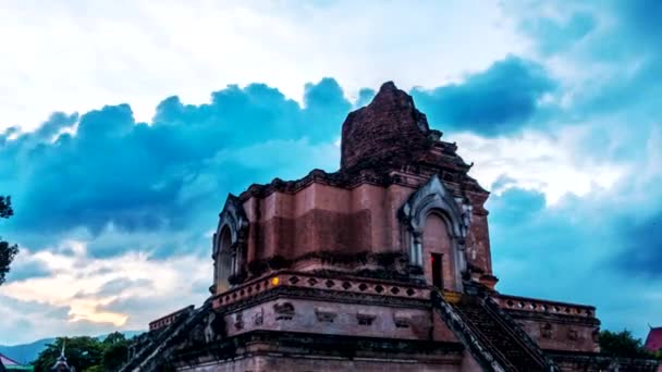 Zaman atlamalı Chedi Luang Tapınağı Pagoda. — Stok video