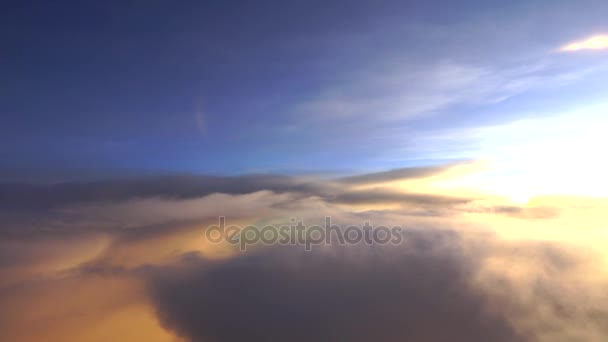 Por encima de las nubes. — Vídeo de stock