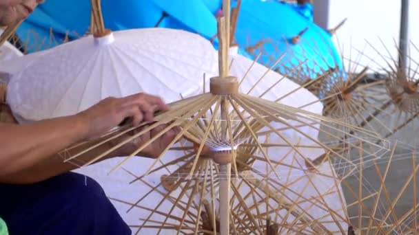 Female Working Handmade Umbrella Sang Village Chiang Mai Thailand — Stock Video