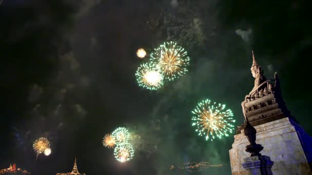 Vackra Fyrverkeri Natt Ljus Phra Nakhonkhiri Khao Wang Festival Phetchaburi — Stockvideo