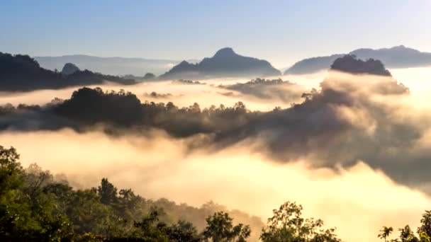 在泰国北部Mae Hong Son的Ban Cha View Point Time Lapse视频4K 美丽的风景和朦胧的晨曦 — 图库视频影像