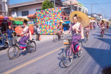 Borsang şemsiye festivali.