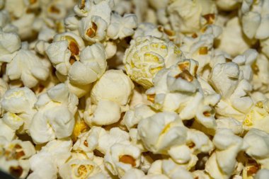 Patlamış mısır yüzey dokusu arkaplan resmi. Kapat.