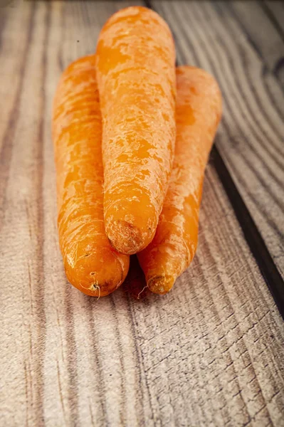 Сочная Апельсиновая Морковь Деревянном Фоне Закрыть — стоковое фото