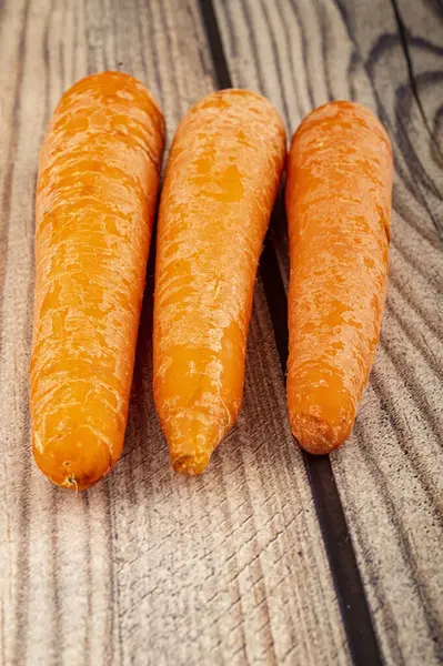 Сочная Апельсиновая Морковь Деревянном Фоне Закрыть — стоковое фото