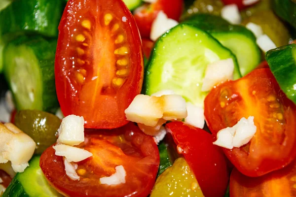 Insalata Verdure Pomodori Fette Cetrioli Cipolle Sottaceti Chiudete Cibo Sano — Foto Stock