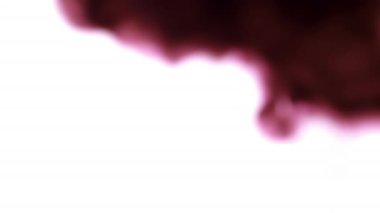 Suya kan damlıyor - beyazdan koyu kırmızı kan bulutuna dönüşüyor. Virüs veya hastalık yayılımını gösterir