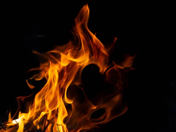 Heißes Feuer Mit Flammen Und Schwarzem Hintergrund Stockbild