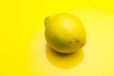 limon sarısı, vitamin dolu.