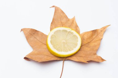 Limon meyve suyu dolu ve C vitamini bakımından zengin.