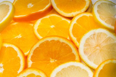 Portakallar, limonlar, turunçgiller.