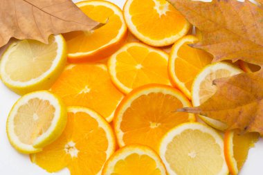 Portakallar, limonlar, turunçgiller.