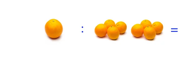 Division, simple mathematical operation; division between oranges — 스톡 사진