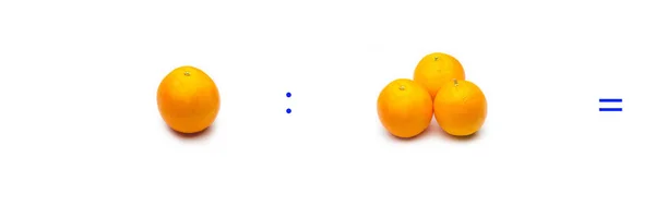 Division, simple mathematical operation; division between oranges — 스톡 사진