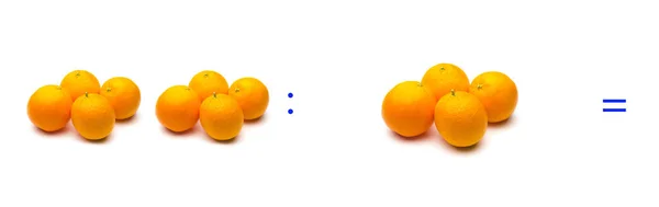 Division, simple mathematical operation; division between oranges — 스톡 사진